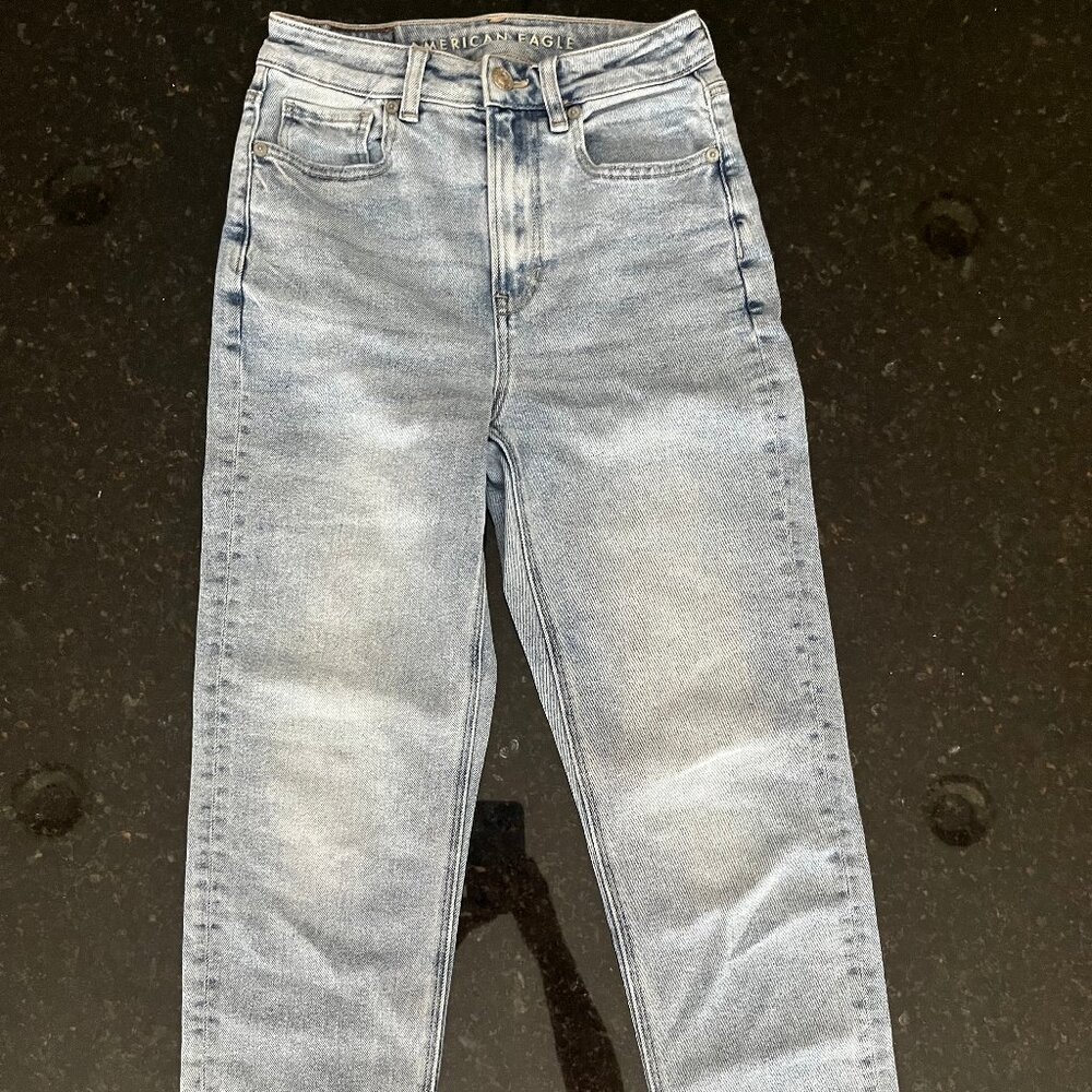 American Eagle Mom Straight Jean